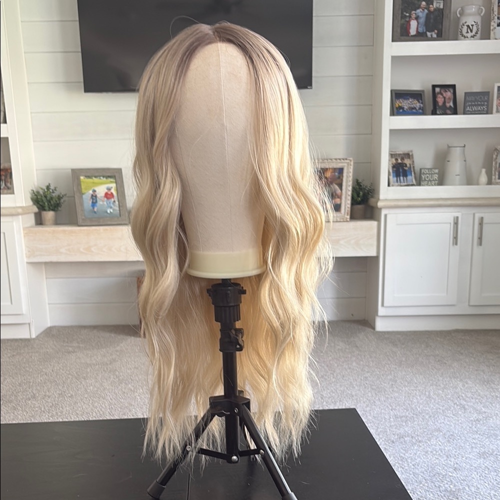 Blonde Chelsey smith crowns t-part standard size wig